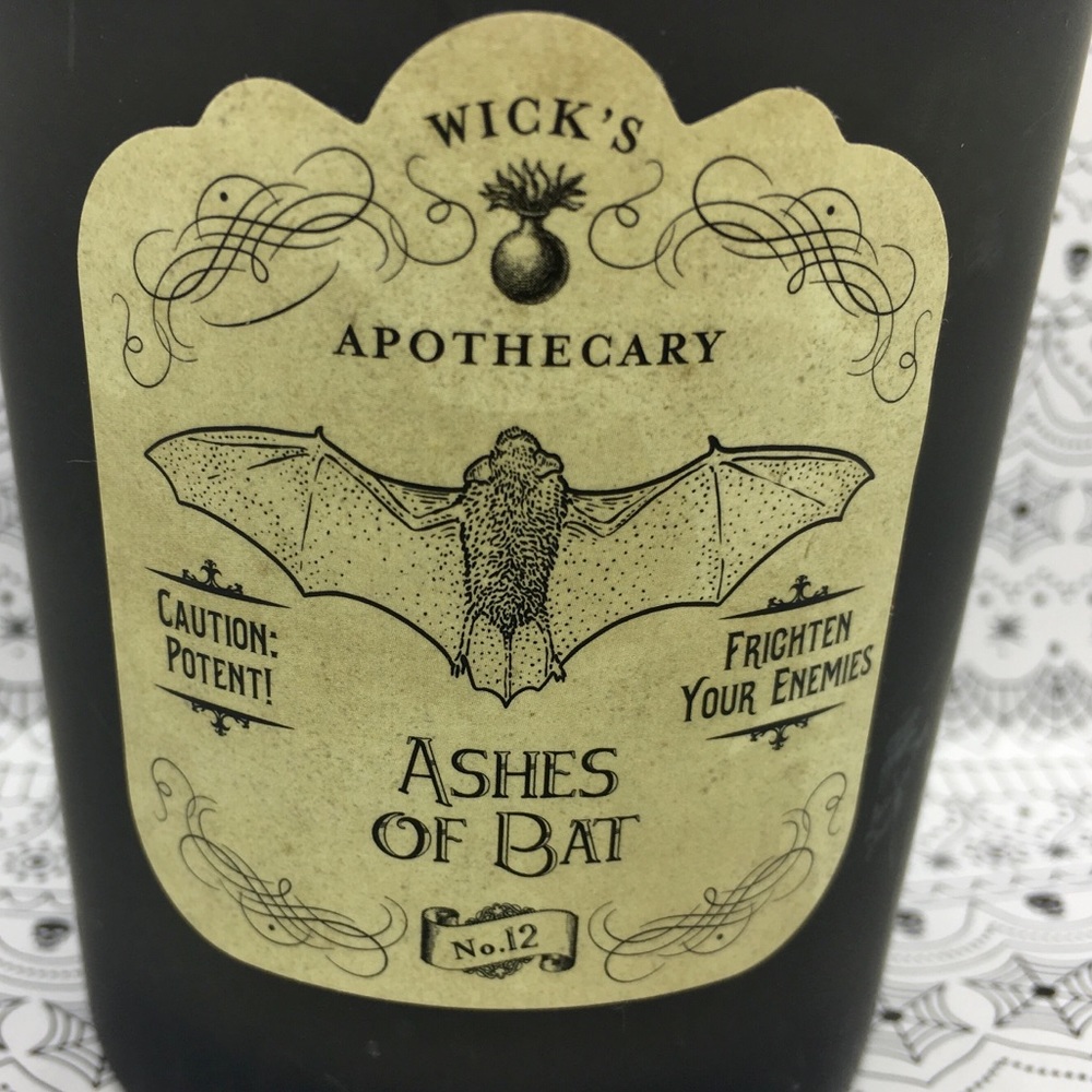 Ashes of Bat 1 Wick Halloween Apothecary Candle - Picture 4 of 8